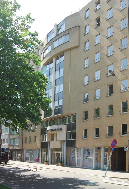 Ambassador Apartment *