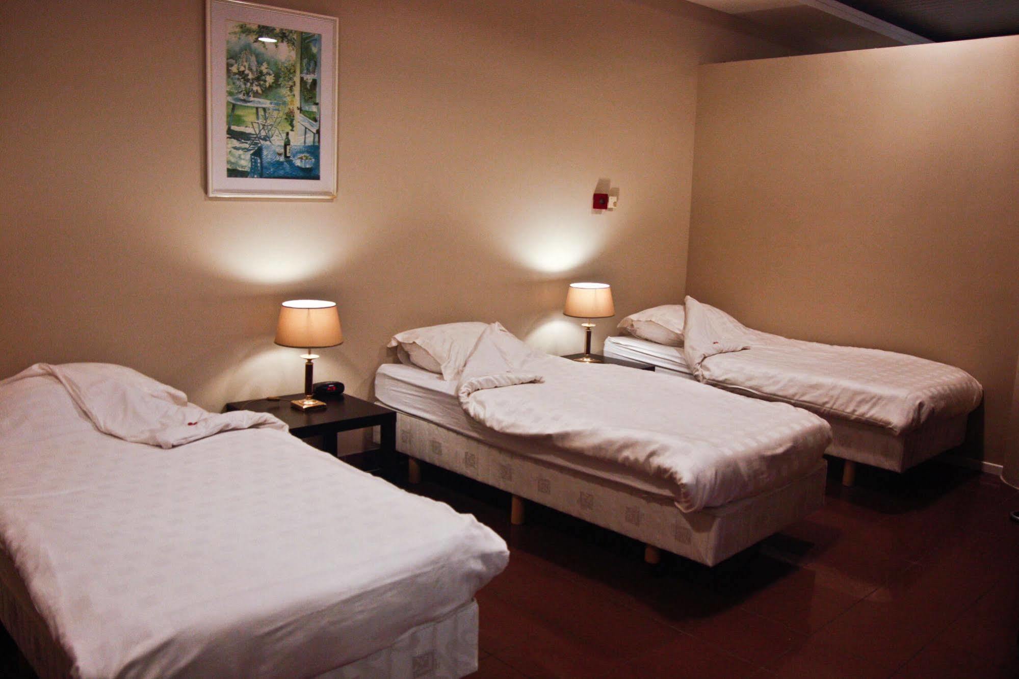 Ambassador Apartment *